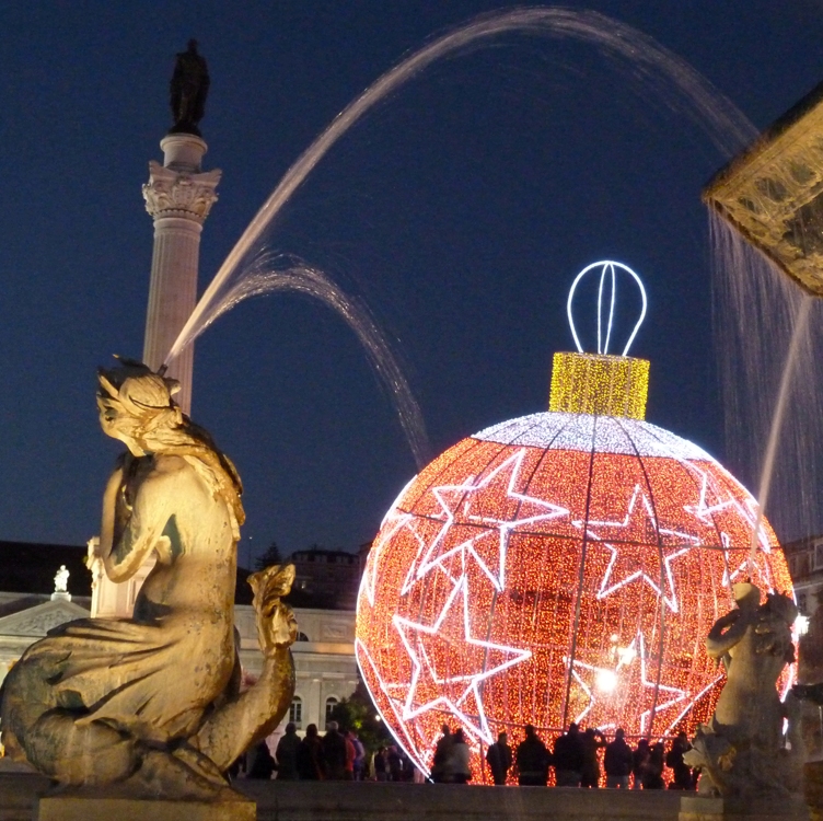 Weihnachten in … Lissabon: Feliz Natal mit Weihnachtsbeleuchtung „light“
