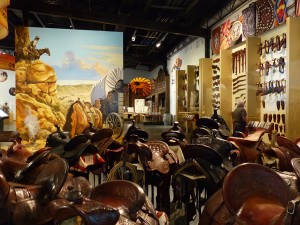 Cowboy Gear-Saddles im Scottsdale’s Museum. iwanowski.blog 