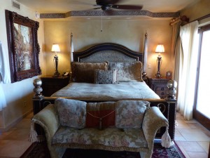 Bedroom Ocean Lodge. iwanowski.blog 