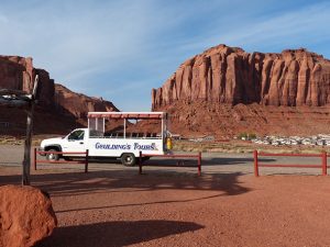 3-mv-gouldingstoursbus