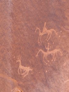 7-cdc-petrogl-navajo-horses