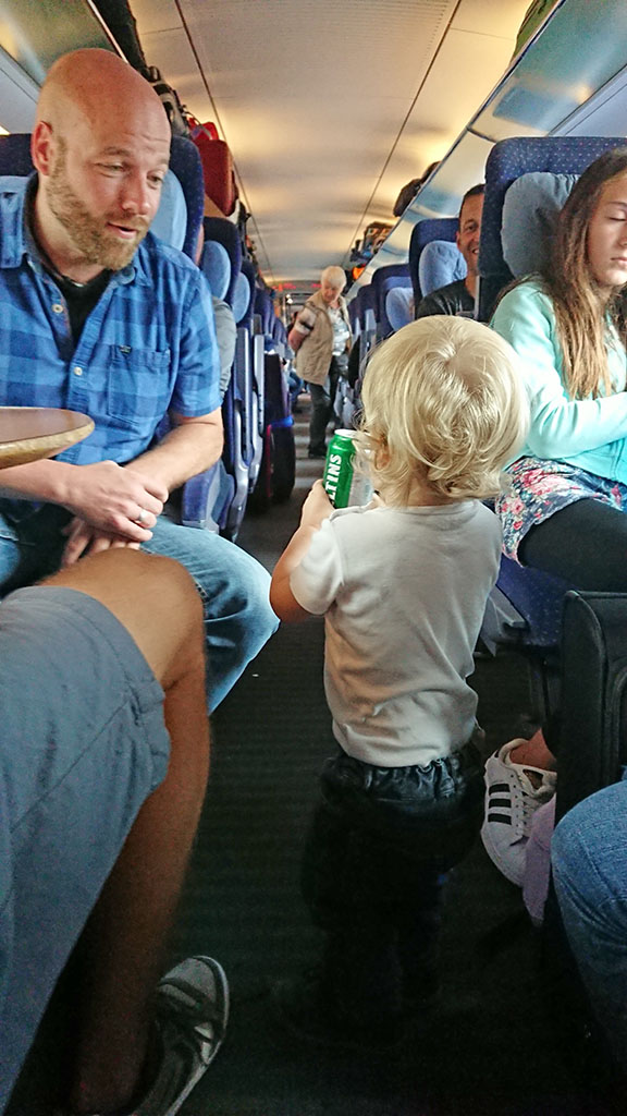 Eine Zugfahrt, die ist lustig … oder? Bahnfahren mit kleinen Kindern